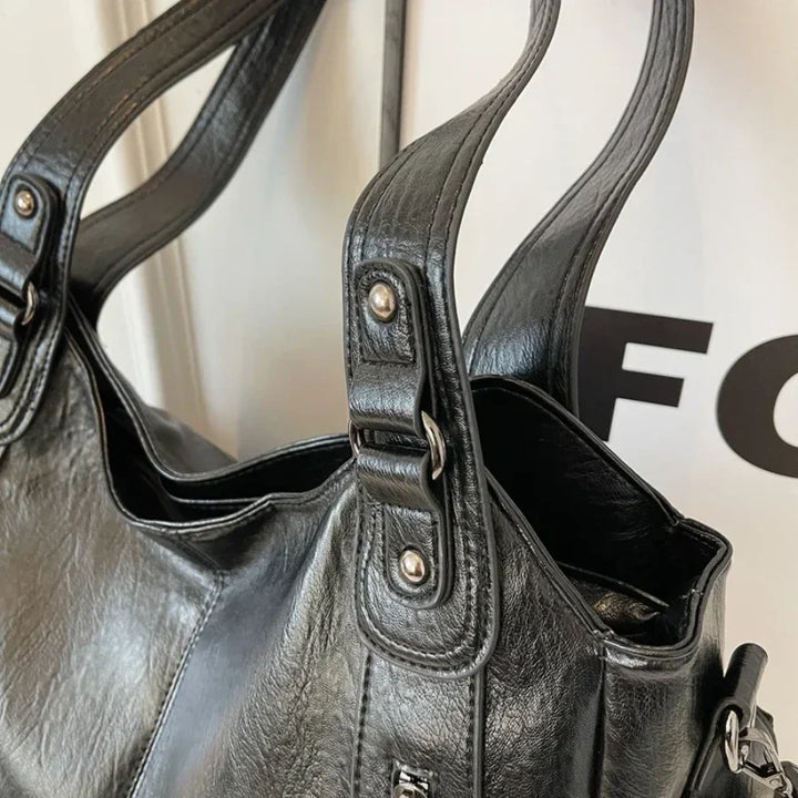 Dakota⎪The Shoulder Bag That Defines Elegance