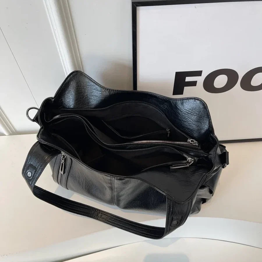 Dakota⎪The Shoulder Bag That Defines Elegance